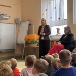 Pani Dyrektor składa życzenia z okazji Dnia Edukacji Narodowej.JPEG